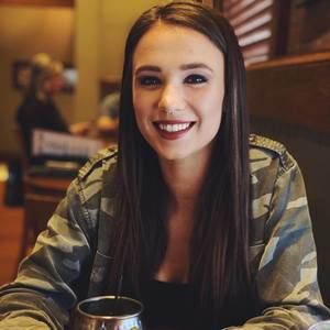 Meet your Posher, Katelyn